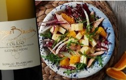 Insalata di radicchio con rucola, trota salmonata, arancia e Fontina DOP con Collio Sauvignon 2021 Ronco Blanchis